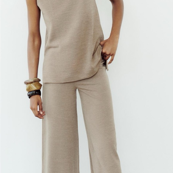 ZARA Tan Turtleneck Sleeveless Top - Picture 3 of 9